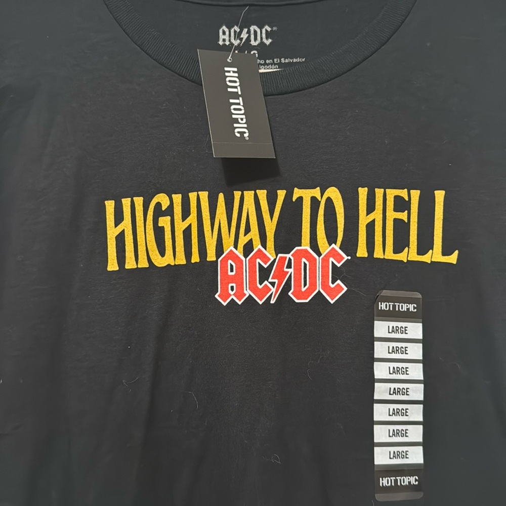 AC/DC L graphic Tshirt  hot topic